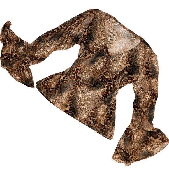 🍓Y2K BROWN CHEETAH PRINT TOP WITH FLARED SLEEVES🍓 - Picture 2 of 4